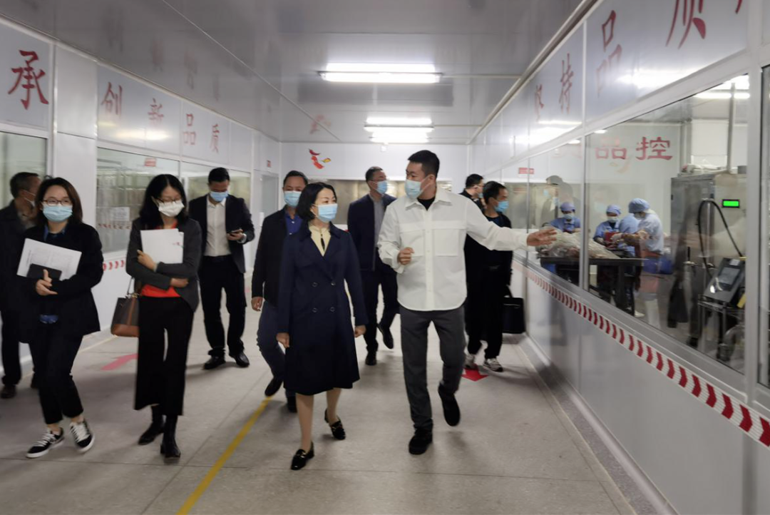 副市長劉云梅調(diào)研黃圃鎮(zhèn)臘味產(chǎn)業(yè)園，期間走訪榮業(yè)食品